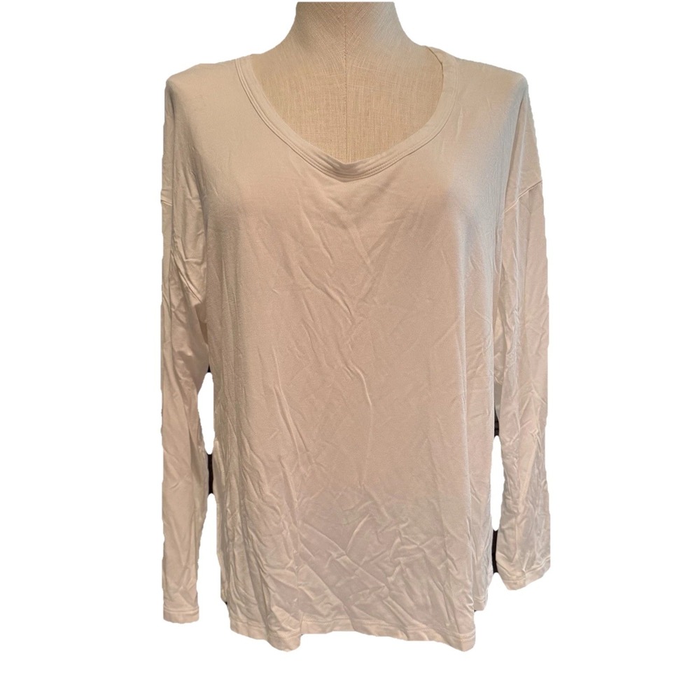 All In Motion Top Women's M Cream Ivory Side Slit Long Sleeve Shirt